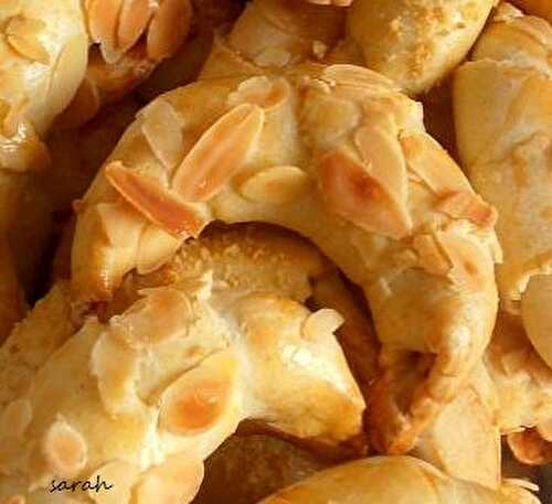 Croissants aux amandes gateaux algeriens pâte sans levure - Le Sucré Salé d'Oum Souhaib