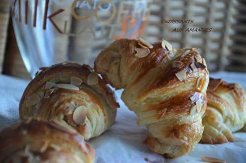 Croissants aux amandes