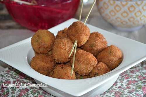 Croquettes de viande hachée farcies au fromage