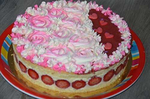 Fraisier crème diplomate déco façon roses cake