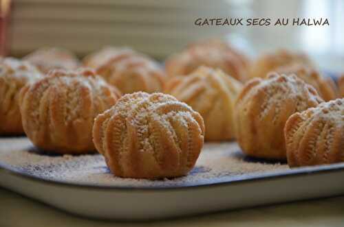 Gâteaux algériens au halwa gâteaux de l'aid