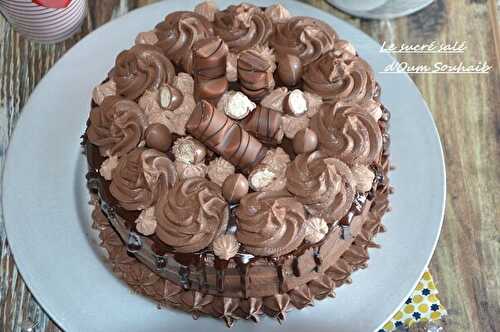 Layer cake kinder bueno (recette facile) - Le Sucré Salé d'Oum Souhaib