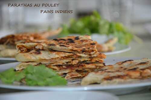 Parathas farcis au poulet petits pains indiens