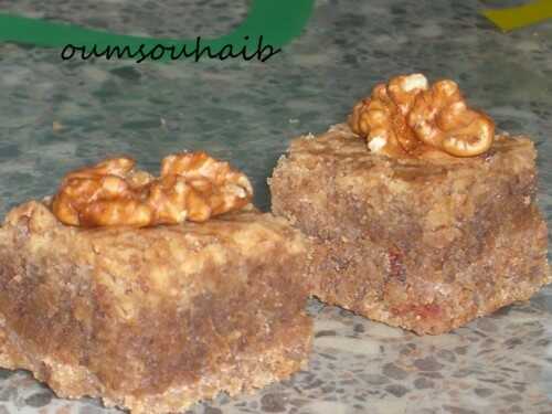 Petits pavés aux noix gâteaux algériens pour l'aid - Le Sucré Salé d'Oum Souhaib