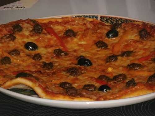 Pizza aux merguez poivrons et leerdamer - Le Sucré Salé d'Oum Souhaib