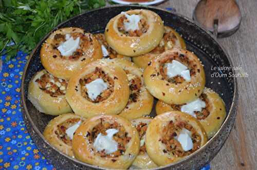 Pogaça petit pain turc au poulet et fromage
