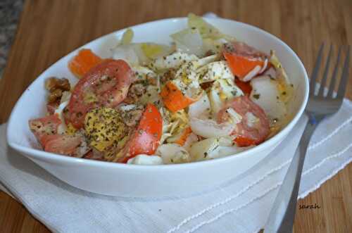 Salade d'endive aux noix et vinaigrette aux herbes