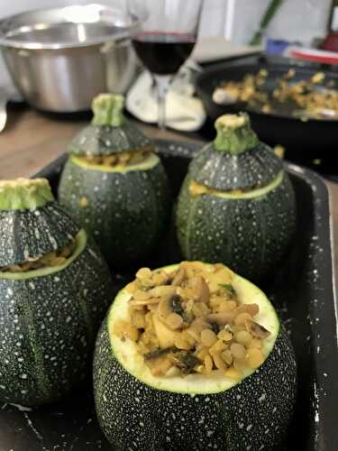 Courgettes farcies lentilles, champignons, curry