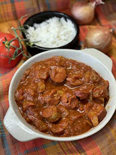 Des saucisses à la tomate, façon rougail