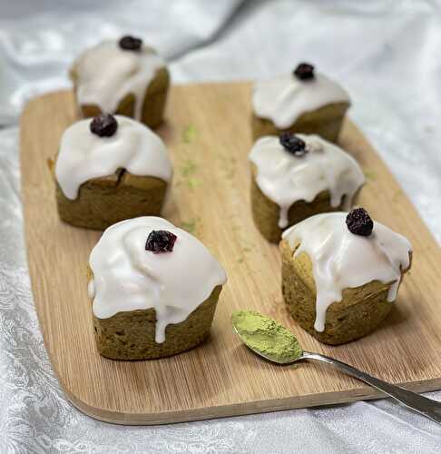 Des petits cakes moelleux matcha cranberries