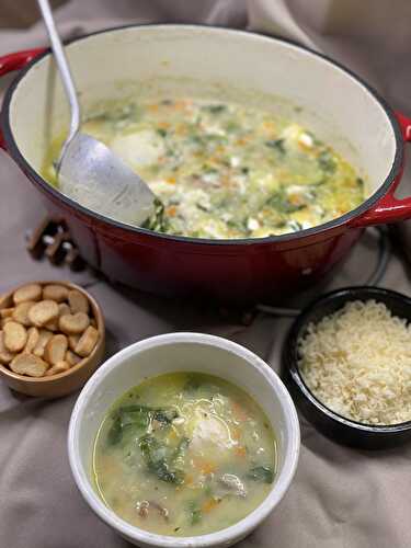 Soupe aux œufs, ricotta et légumes du jardin.