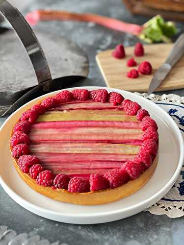 Tarte à la rhubarbe et à la framboise