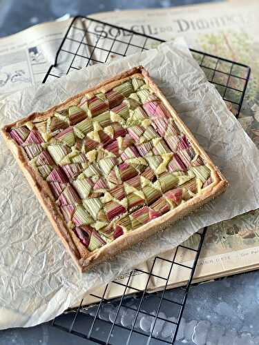 Tarte à la rhubarbe et amande