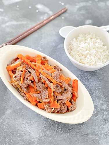 Le boeuf mariné sauté aux carottes