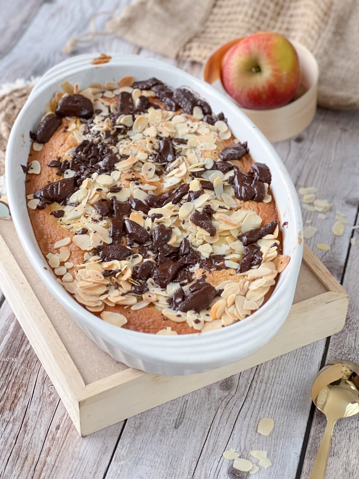 Un gâteau pommes chocolat amande