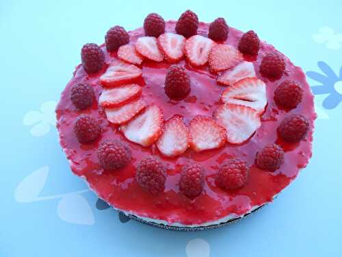 Cheesecake cru aux fraises, framboise et noix de coco (cru, sans lactose, vegan)