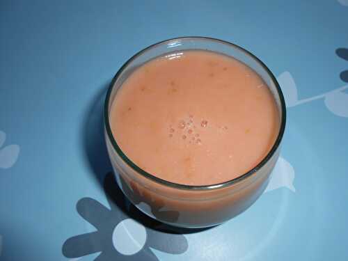 Smoothie pomme, fraise & rhubarbe