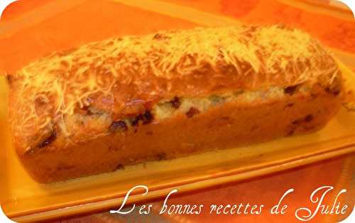 Cake aux lardons et aux pruneaux - Les bonnes recettes de Julie