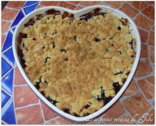 Crumble aux cerises & aux pommes