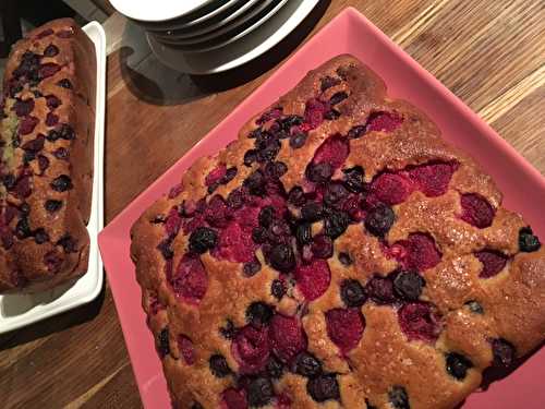 Gâteau aux myrtilles blublerries & framboises - Les bonnes recettes de Julie