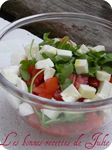 Salade de tomates "coeur de boeuf", de mozzarella & de roquette - Les bonnes recettes de Julie
