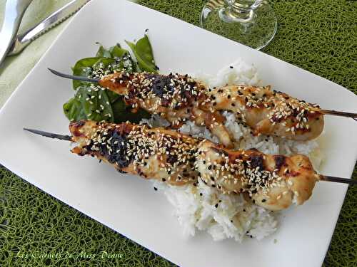 Brochettes de suprêmes de poulet au sésame, sans gluten et sans lactose