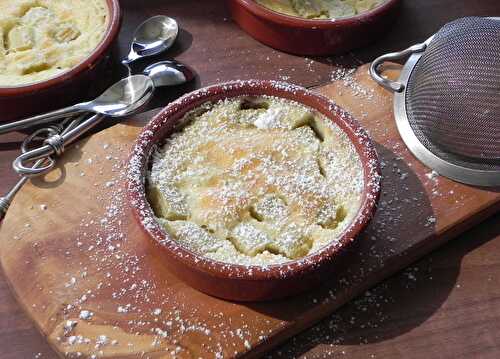 Clafoutis à la rhubarbe et à la noix de coco, sans gluten et sans lactose