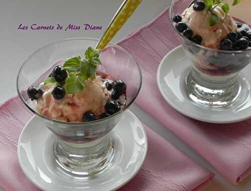 Dessert aux bleuets sauvages et à la crème de cassis, sans gluten et sans lactose