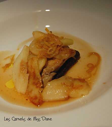 Foie gras aux agrumes et aux pommes