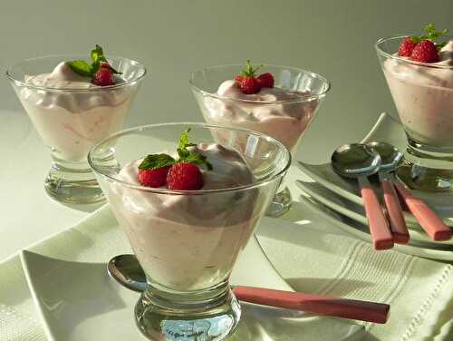 Mousse aux framboises, rapide et facile, sans gluten et sans lactose