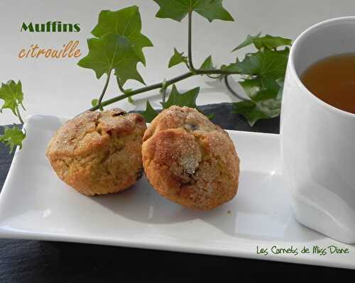 Muffins d'automne à la citrouille, aux raisins secs et aux noix, sans gluten et sans lactose