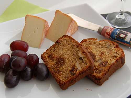 Pain ou cake aux figues et aux noix, sans gluten, pour accompagner les fromages