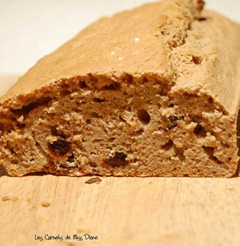 Pain rustique à la cannelle et aux raisins, sans gluten, ni lactose