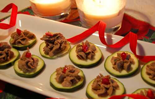 Pâté de foie de poulet aux oignons caramélisés sur rondelles de courgettes, sans gluten et sans lactose