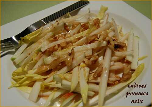 Salade d'endives, de pommes et de noix et vinaigrette au Porto