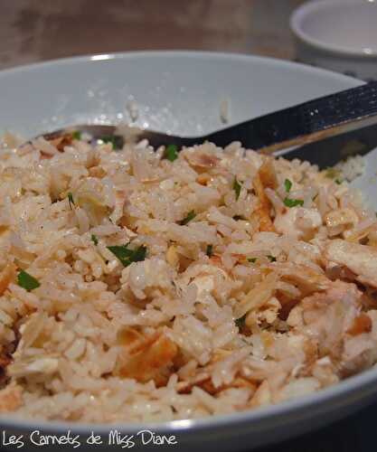 Salade de riz avec poisson et amandes