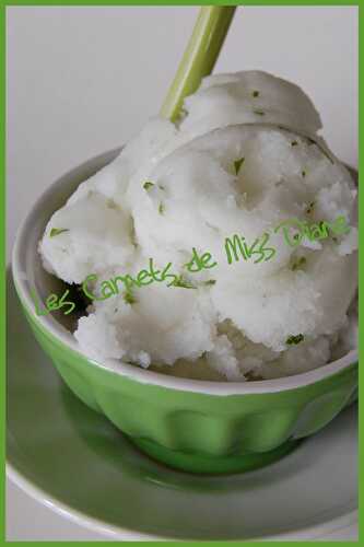 Sorbet au citron, lait de coco et coriandre fraîche