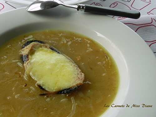 Soupe à l'oignon et au bouillon de poulet, sans gluten et sans lactose