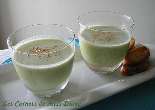 Soupe froide de brocoli au lait de coco, sans gluten et sans lactose