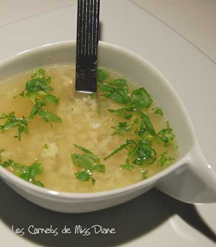 Stracciatella ou potage aux oeufs à l'italienne, sans gluten et sans lactose