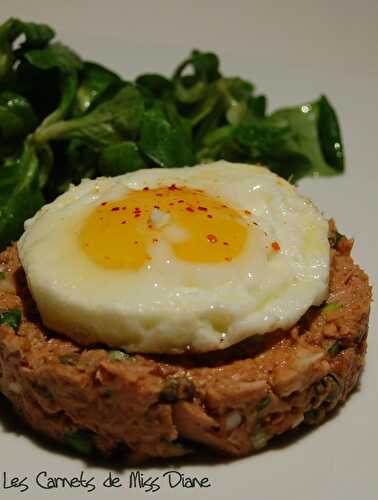 Tartare de thon et oeuf au plat, dans la foulée des oeufs du vendredi