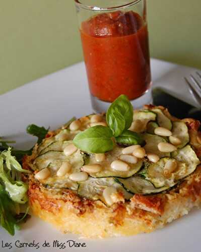 Tartes salées au chèvre et aux courgettes, en croûte de riz, et gaspacho en verrines, sans gluten