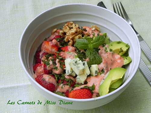 Bol "poké" aux fruits et sa vinaigrette aux fraises, sans gluten et sans gluten