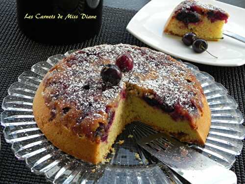 Gâteau enversé aux cerises, sans gluten et sans lactose