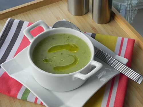 Velouté de courgettes aux herbes salées du Bas-du-Fleuve