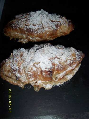 Croissants aux amandes & pépites de chocolat