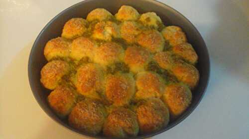 Monkey bread salé pesto & parmesan