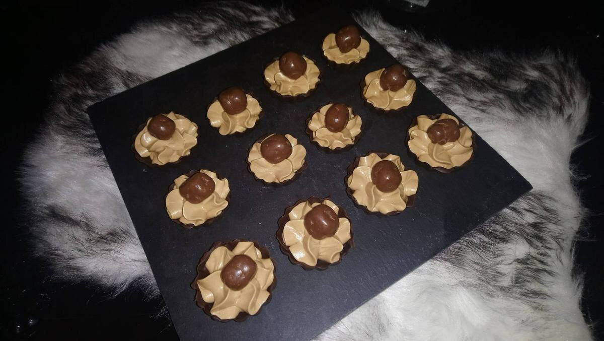 Coque au Chocolat Noir Absolu & mousse au carambar