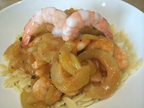 Crevettes sautées aux courgettes et à la bisque de homard accompagnées de rosmarino