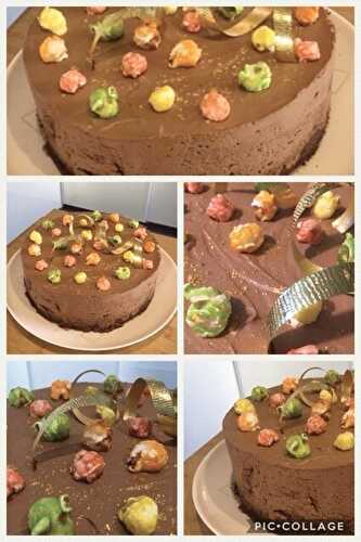 Gâteau mousse au chocolat et ses pop-corns colorés